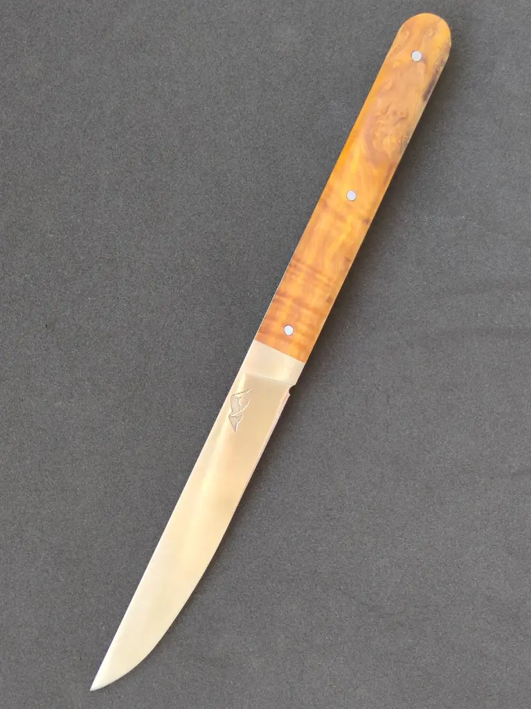 Couteau de table - manche massif en loupe d'olivier 