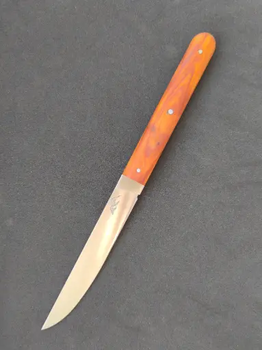 Couteau de table - manche massif en genévrier 