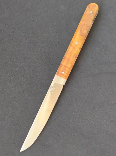 Couteau de table - manche massif en loupe d'olivier 